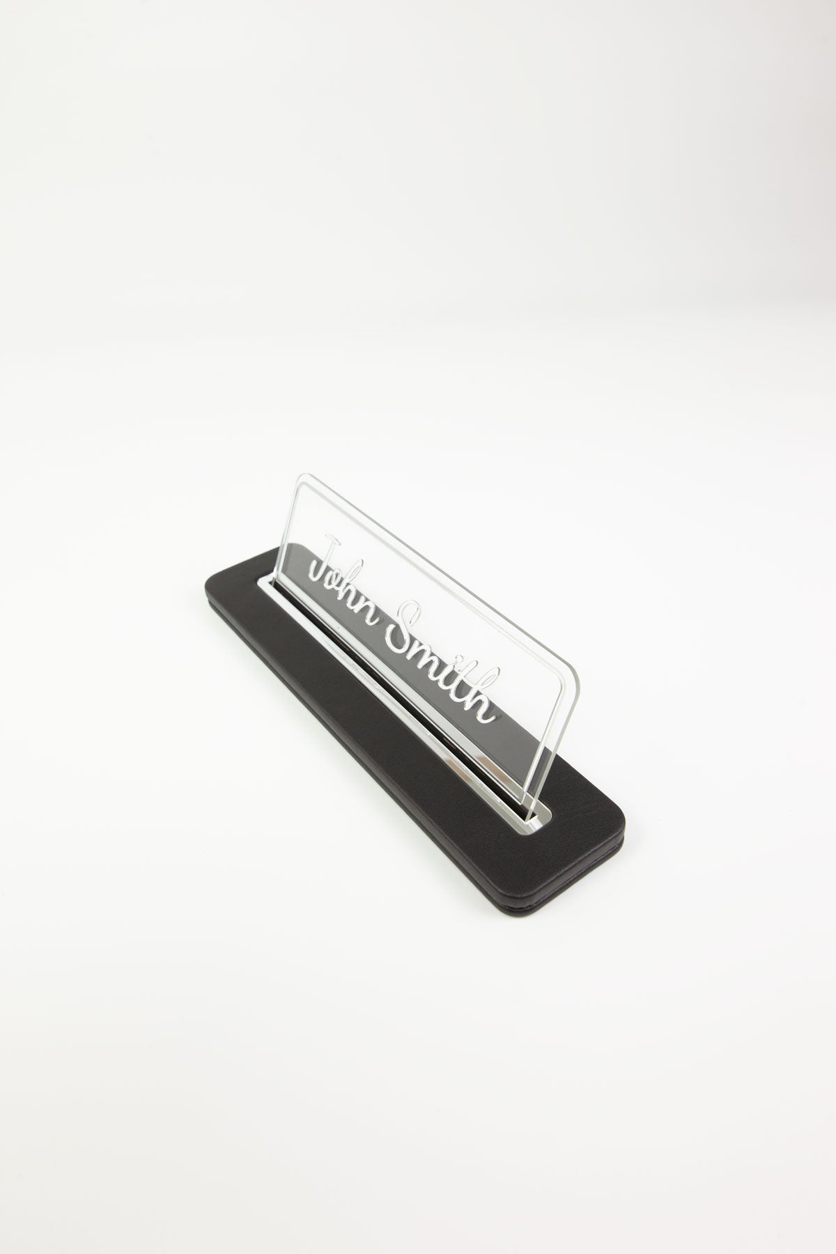 Alya Deri Masa İsimliği Düz Siyah Krom Detaylı