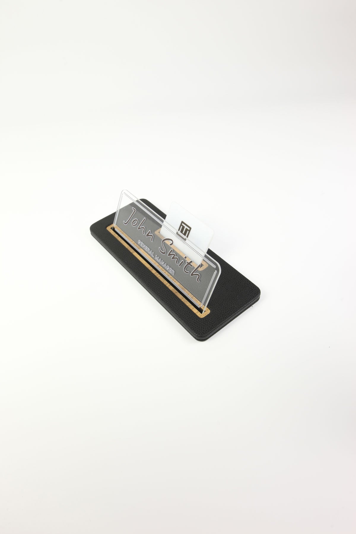 Sirus Deri Masa İsimliği Siyah Ahşap Detaylı - İsimlik ve Kartvizitlik