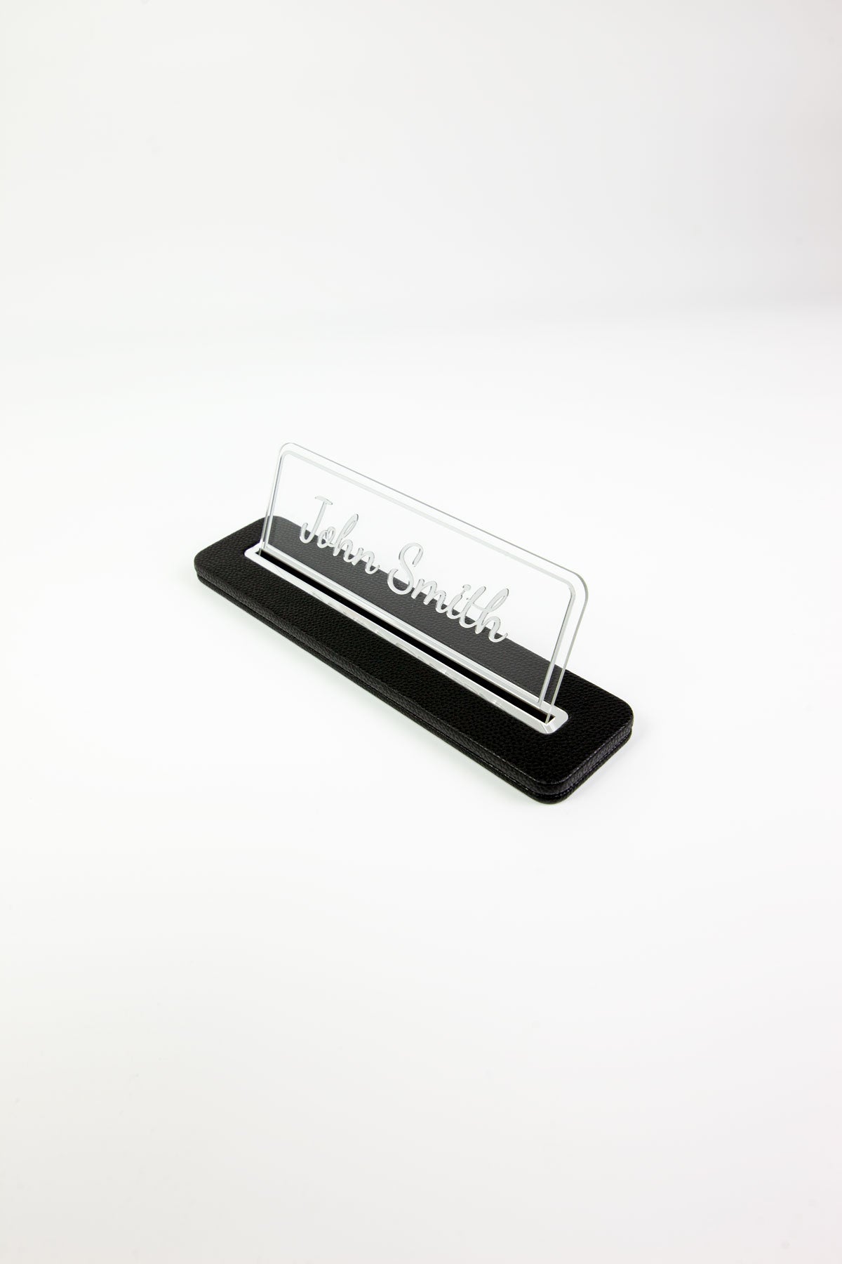 Alya Deri Masa İsimliği Siyah Krom Detaylı