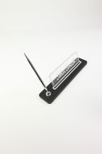 Kalemli Deri Masaüstü İsimliği Düz Siyah Krom Detaylı - İsimlik ve İmza Kalemi