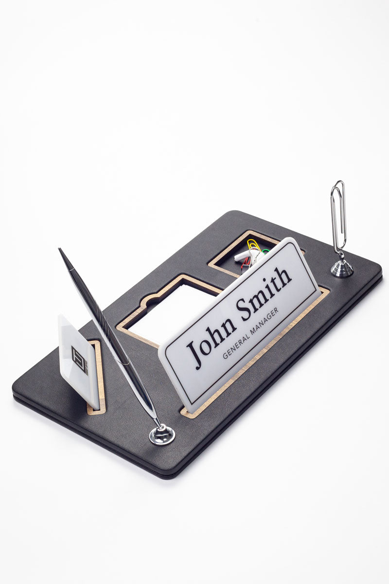 Royal Organizer Deri Masa İsimliği Düz Siyah Ahşap Detaylı