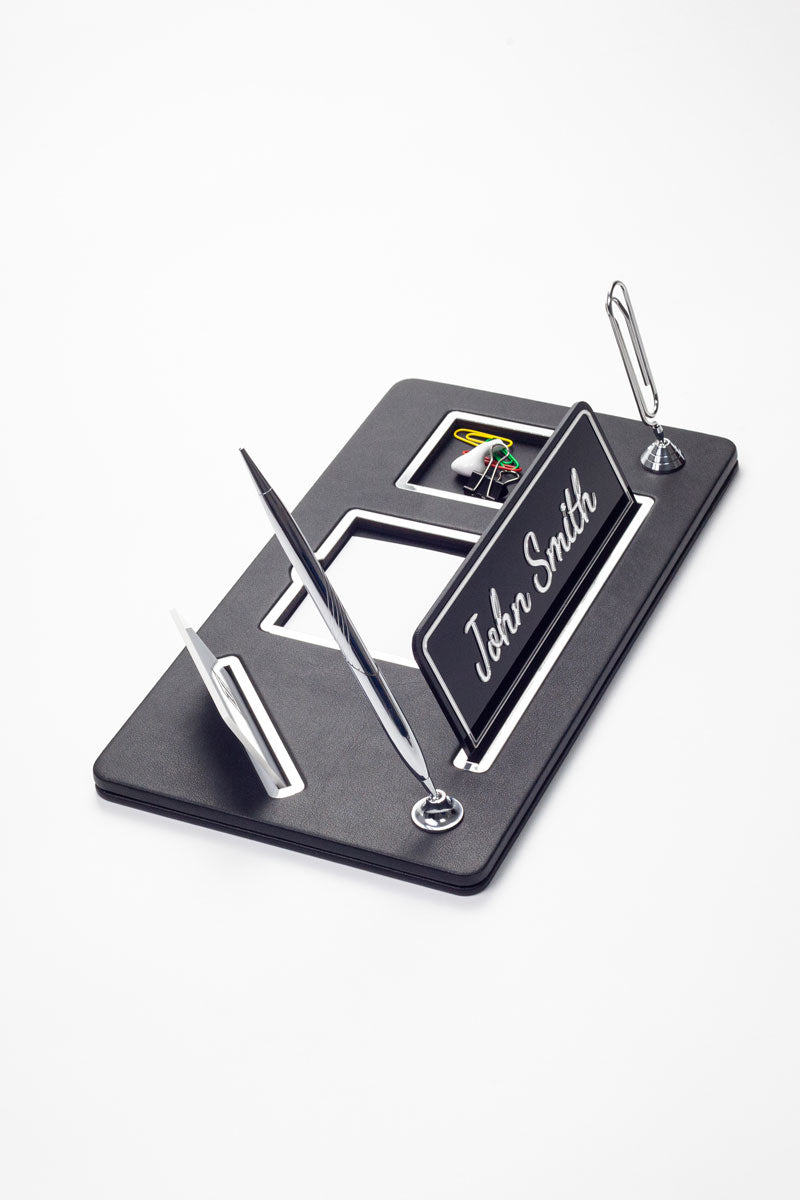 Royal Organizer Deri Masa İsimliği Düz Siyah Krom Detaylı