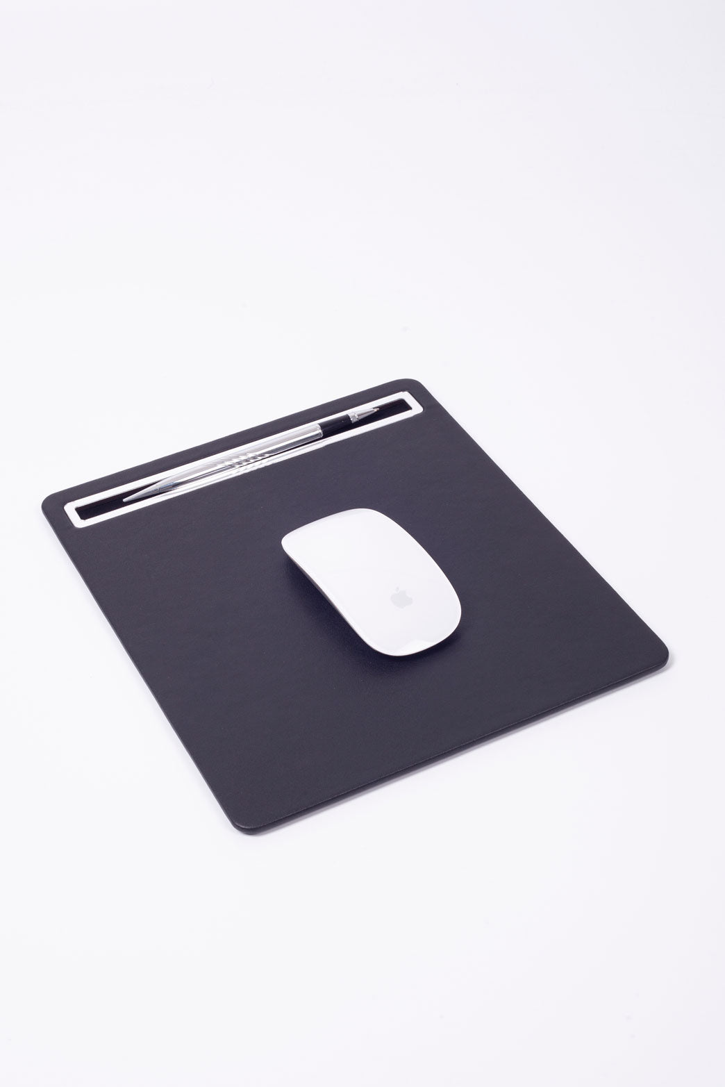 Deri Mousepad Düz Siyah Krom Detaylı