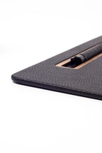 Deri Toplantı Sümeni Siyah Dikey Ahşap Detaylı 49x34cm