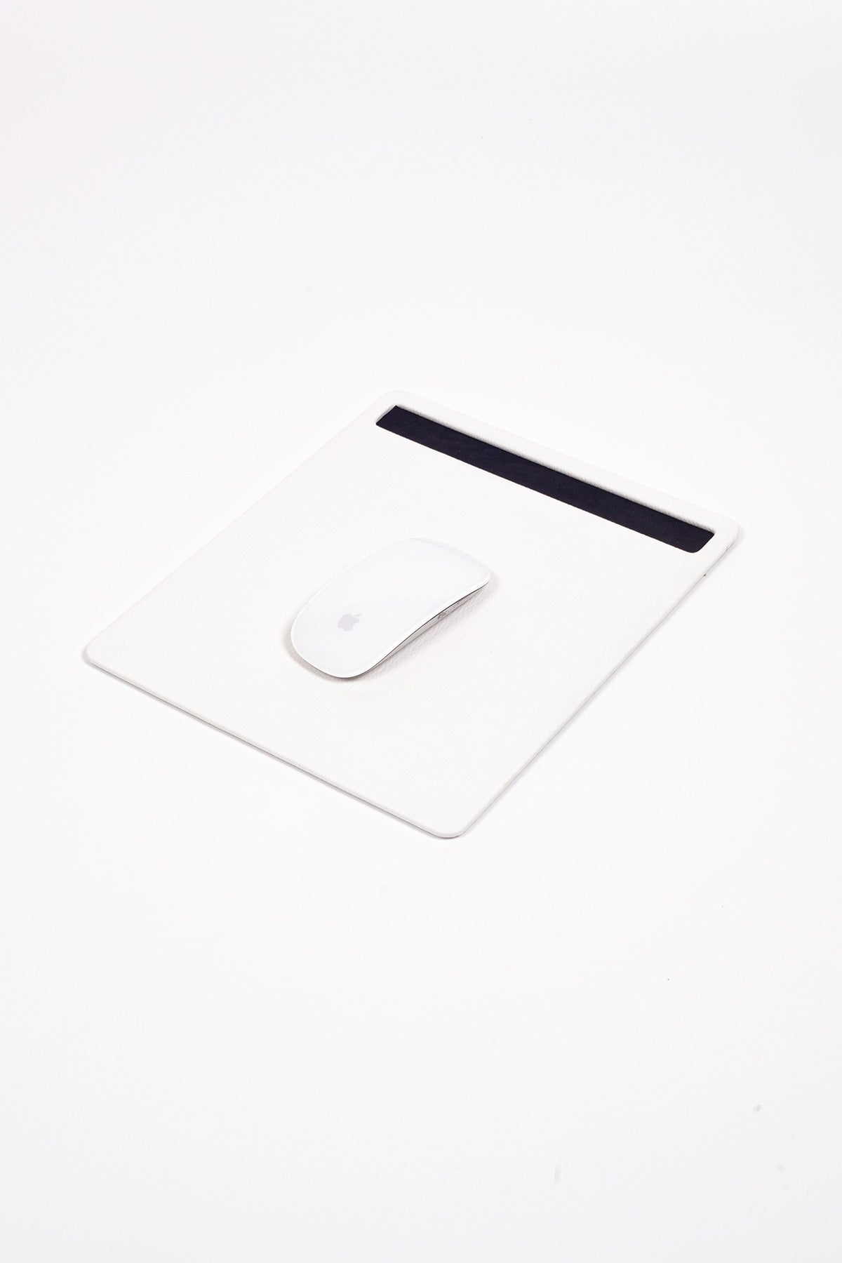 Deri Mousepad Beyaz 23x27cm Kalem Bölümlü